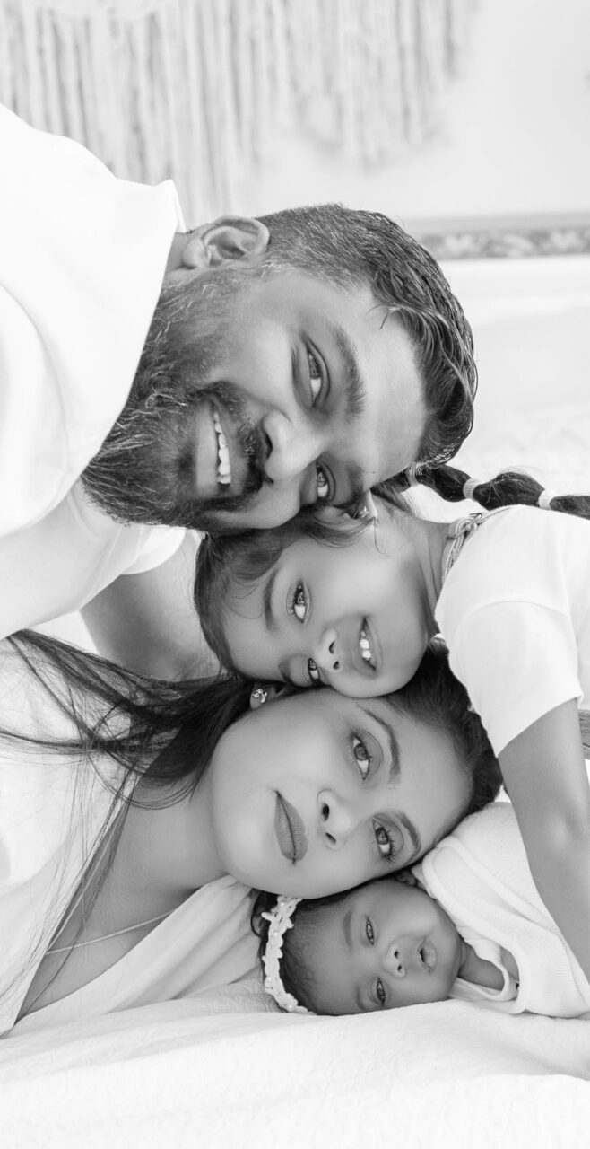 Racheal Trail Photography - black and white family portrait with a newborn